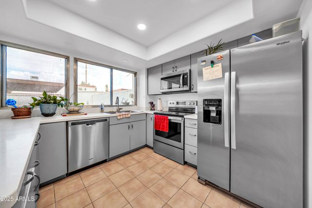 7877 N 49TH Avenue, Glendale, AZ 85301