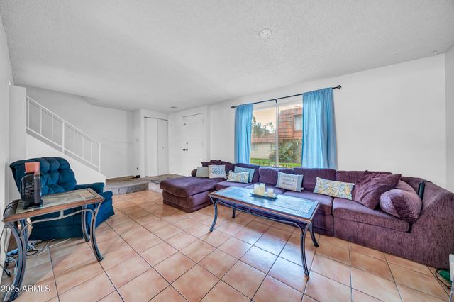 7877 N 49TH Avenue, Glendale, AZ 85301