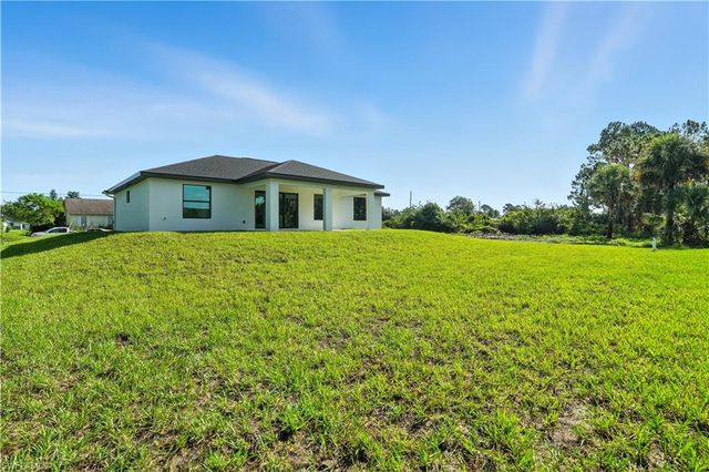 2808 24th ST SW, Lehigh Acres, FL 33976