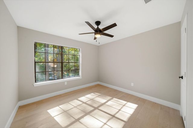 22 Cricket Hollow Place, The Woodlands, TX 77381