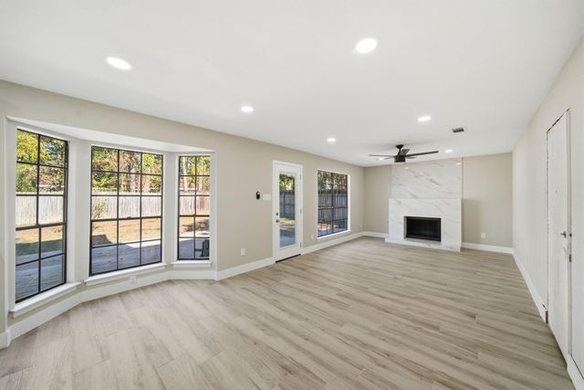 22 Cricket Hollow Place, The Woodlands, TX 77381