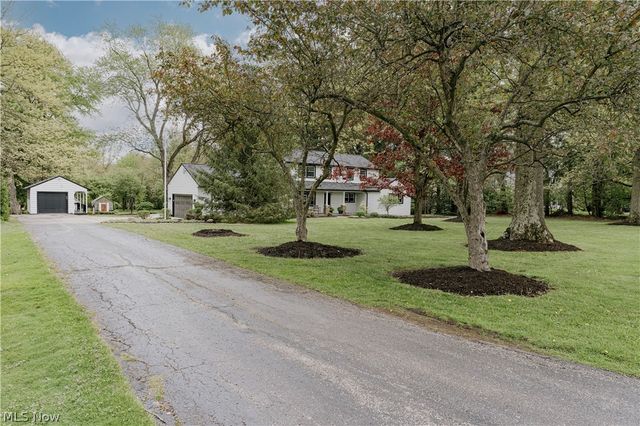 15437 Hemlock Point Road, Chagrin Falls, OH 44022