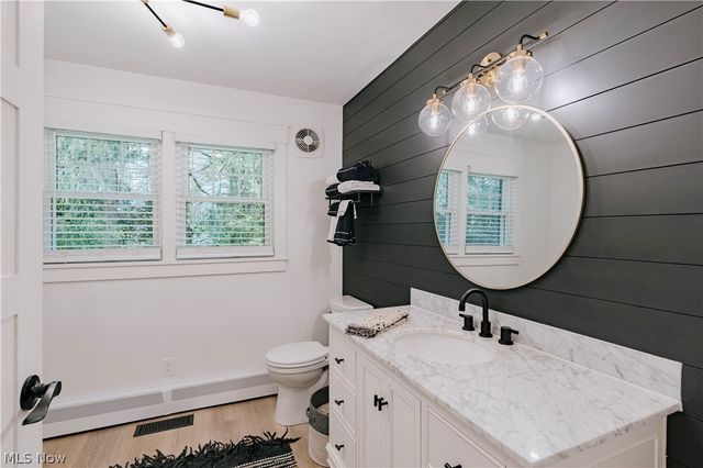 15437 Hemlock Point Road, Chagrin Falls, OH 44022