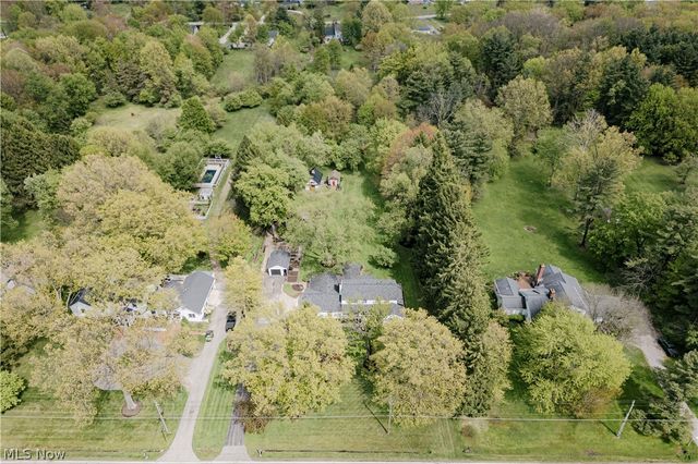 15437 Hemlock Point Road, Chagrin Falls, OH 44022