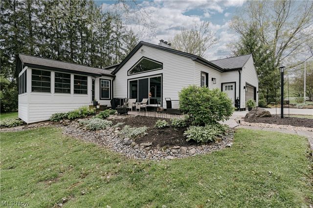 15437 Hemlock Point Road, Chagrin Falls, OH 44022