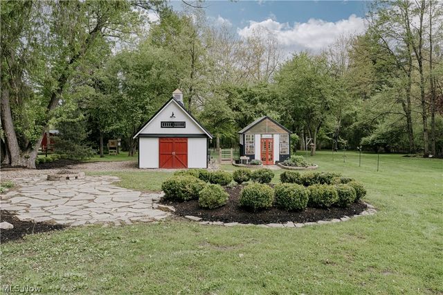 15437 Hemlock Point Road, Chagrin Falls, OH 44022
