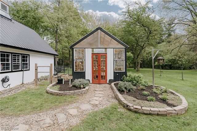 15437 Hemlock Point Road, Chagrin Falls, OH 44022