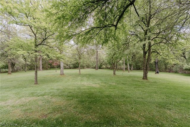15437 Hemlock Point Road, Chagrin Falls, OH 44022