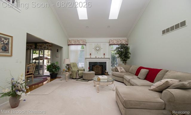 20685 Hillsboro Drive, Macomb Township, MI 48044