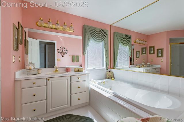 20685 Hillsboro Drive, Macomb Township, MI 48044