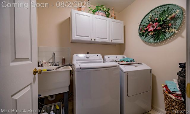 20685 Hillsboro Drive, Macomb Township, MI 48044