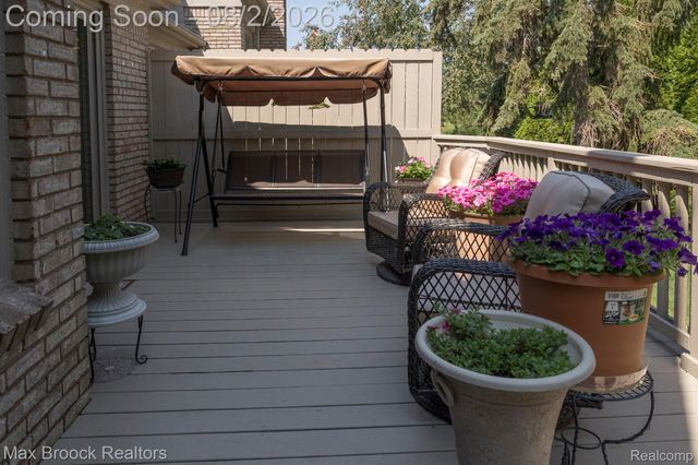20685 Hillsboro Drive, Macomb Township, MI 48044