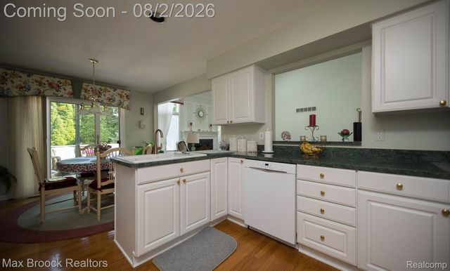 20685 Hillsboro Drive, Macomb Township, MI 48044