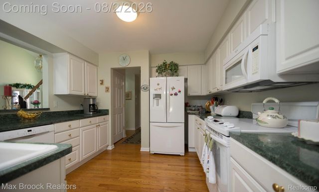 20685 Hillsboro Drive, Macomb Township, MI 48044