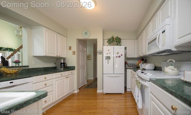 20685 Hillsboro Drive, Macomb Township, MI 48044