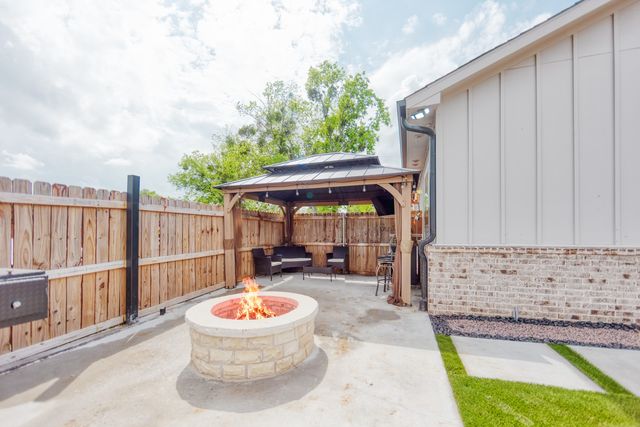 113 Smith, Tioga, TX 76271
