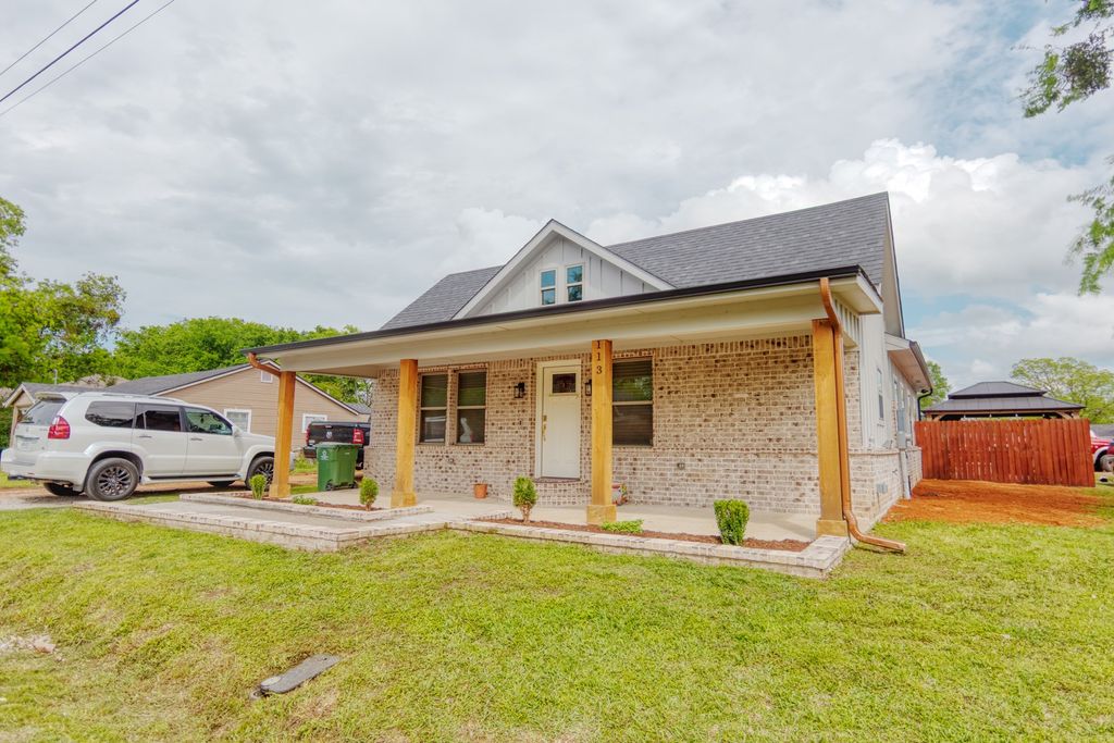 113 Smith, Tioga, TX 76271