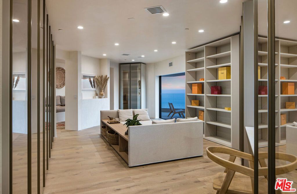 Image 15 of property listing at 4310 Encinal Canyon Road, Malibu, CA 90265