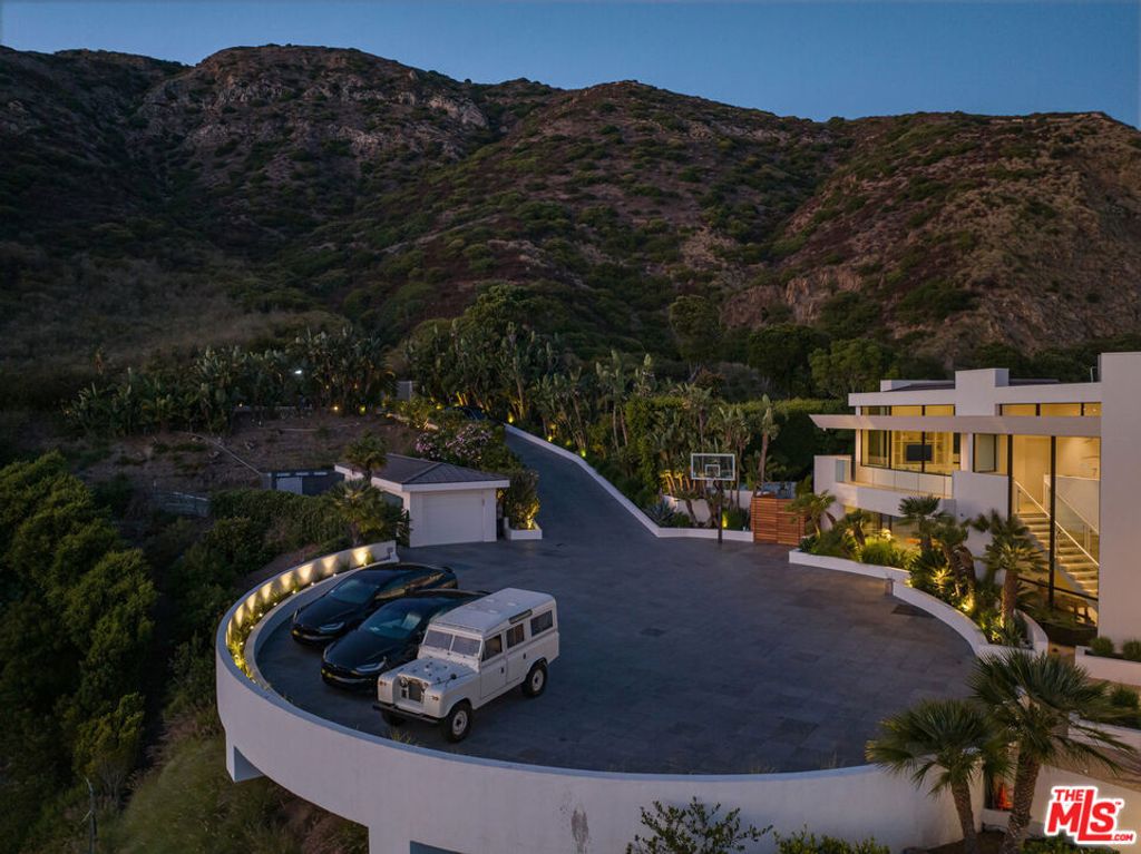 Image 27 of property listing at 4310 Encinal Canyon Road, Malibu, CA 90265