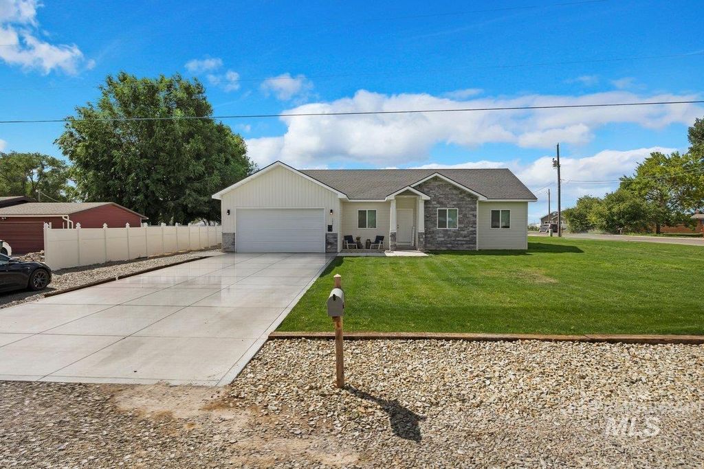 1937 15th St., Heyburn, ID 83336