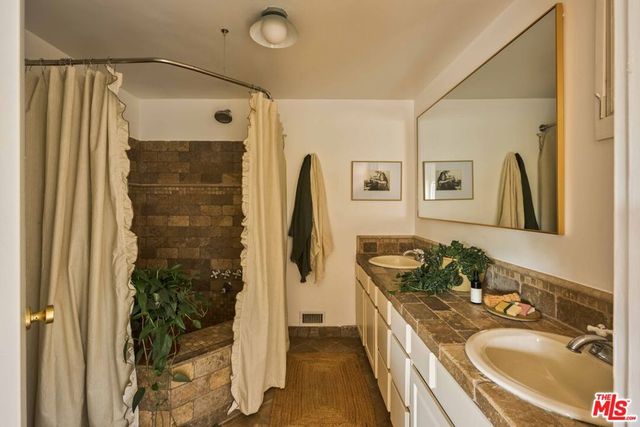 2774 Woodstock Road, Los Angeles, CA 90046