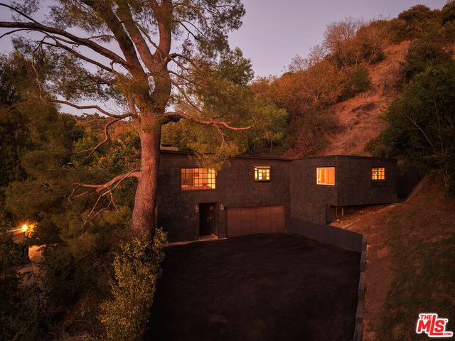 2774 Woodstock Road, Los Angeles, CA 90046