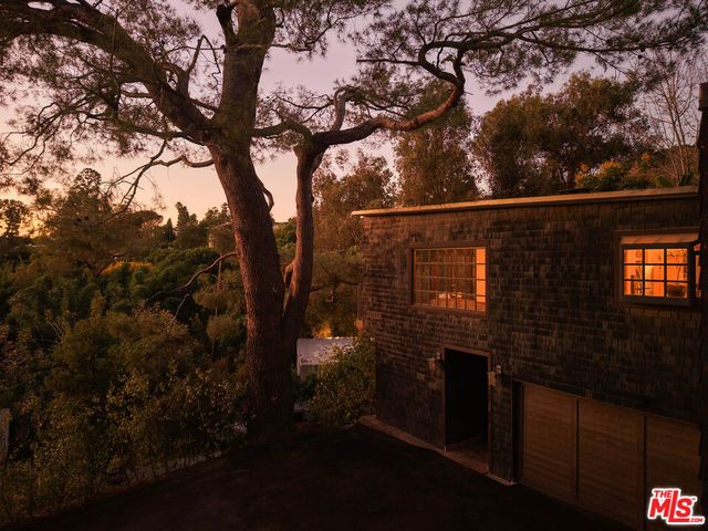 2774 Woodstock Road, Los Angeles, CA 90046