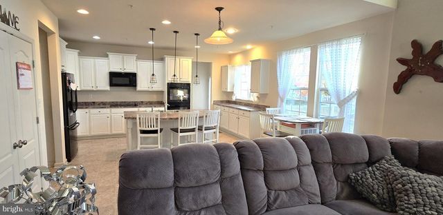 1900 CRESTONE DR, Frederick, MD 21702