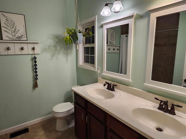 15430 SHAKESPEARE Drive, Evansville, IN 47725