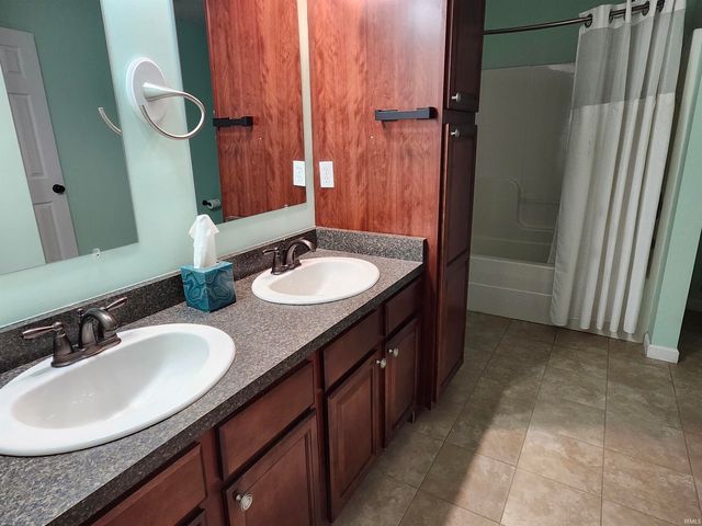 15430 SHAKESPEARE Drive, Evansville, IN 47725