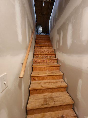 15430 SHAKESPEARE Drive, Evansville, IN 47725