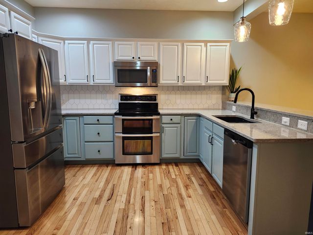 15430 SHAKESPEARE Drive, Evansville, IN 47725