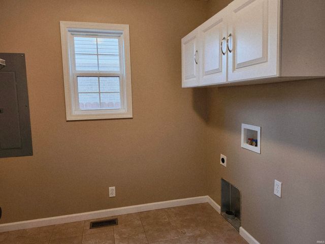 15430 SHAKESPEARE Drive, Evansville, IN 47725