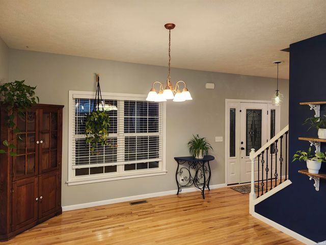 15430 SHAKESPEARE Drive, Evansville, IN 47725