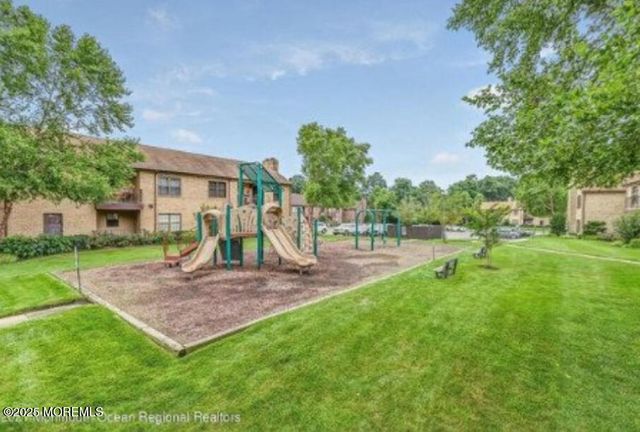 315 Wellington Place, Aberdeen, NJ 07747