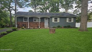 8 Oak Leaf Lane, Toms River, NJ 08755