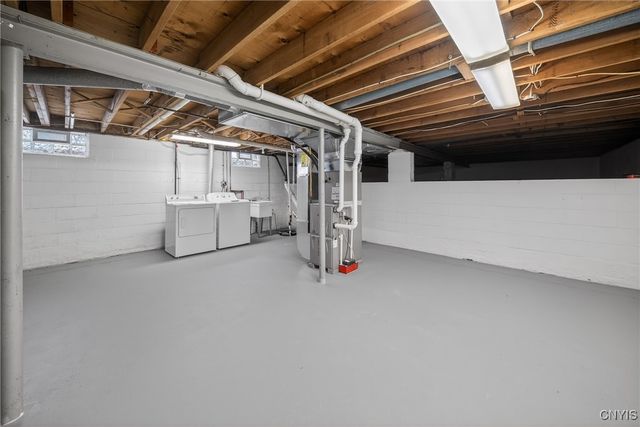 202 Briarhurst Ln, Camillus, NY 13031