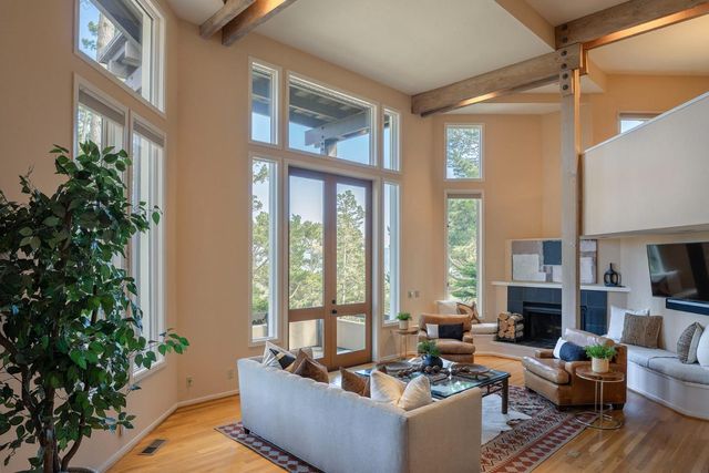 4 Sommerset Vale, Monterey, CA 93940