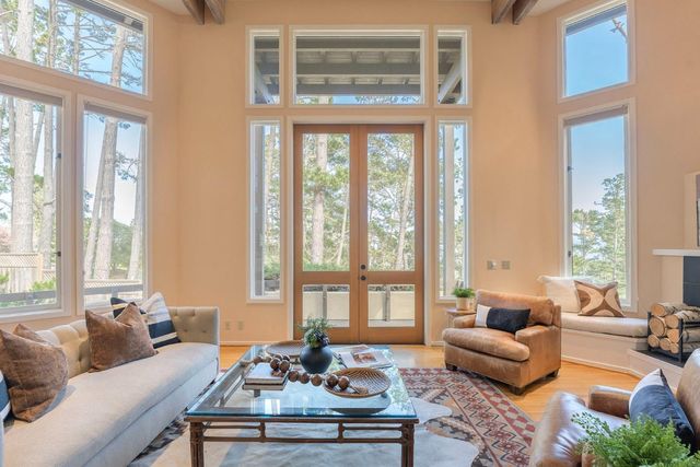 4 Sommerset Vale, Monterey, CA 93940