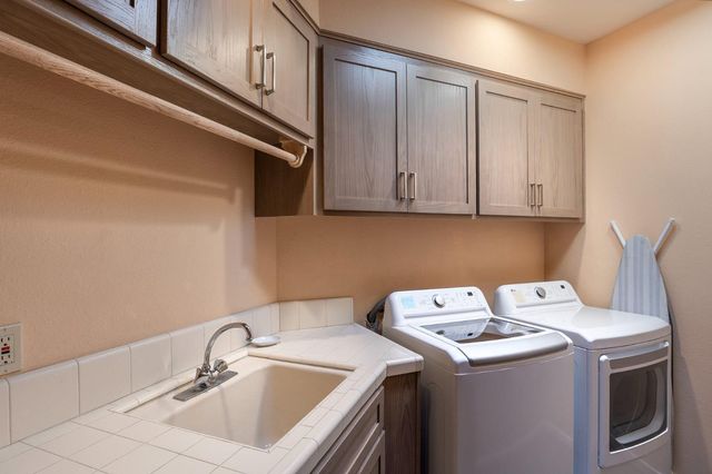 4 Sommerset Vale, Monterey, CA 93940