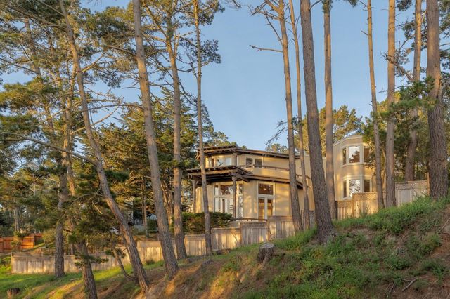4 Sommerset Vale, Monterey, CA 93940