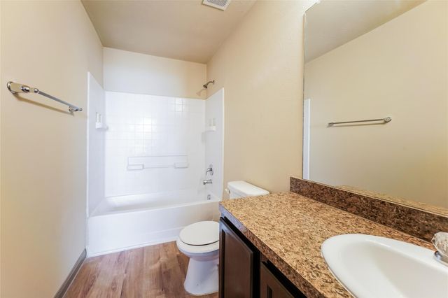 2450 Jonahs Way, Houston, TX 77073