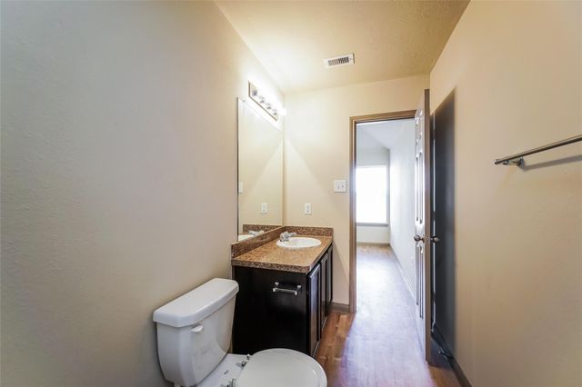 2450 Jonahs Way, Houston, TX 77073