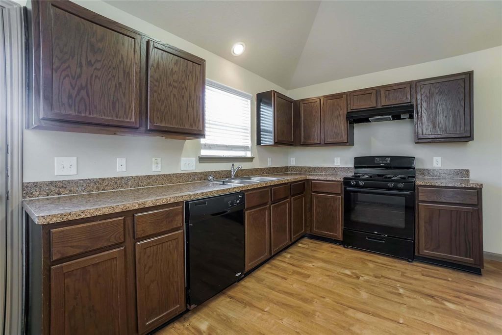 2450 Jonahs Way, Houston, TX 77073