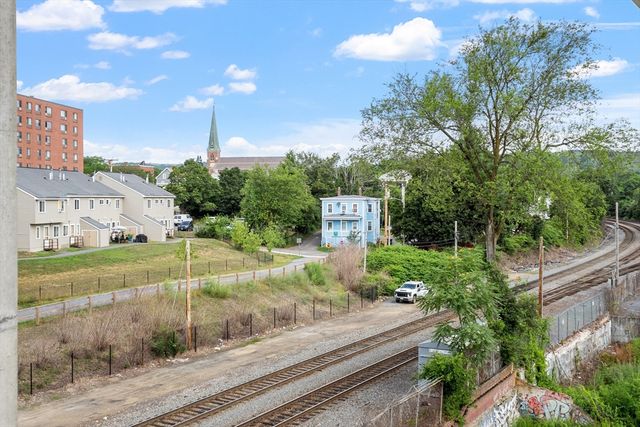 20 4th St, Fitchburg, MA 01420