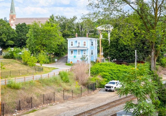 20 4th St, Fitchburg, MA 01420