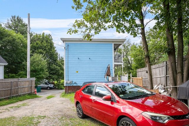 20 4th St, Fitchburg, MA 01420