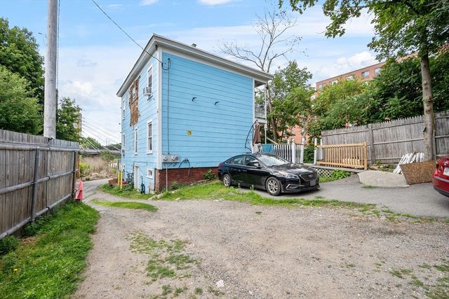 20 4th St, Fitchburg, MA 01420
