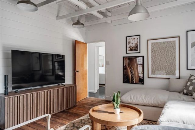 654 S Soto st, Los Angeles, CA 90023