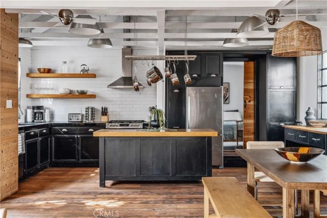 654 S Soto st, Los Angeles, CA 90023